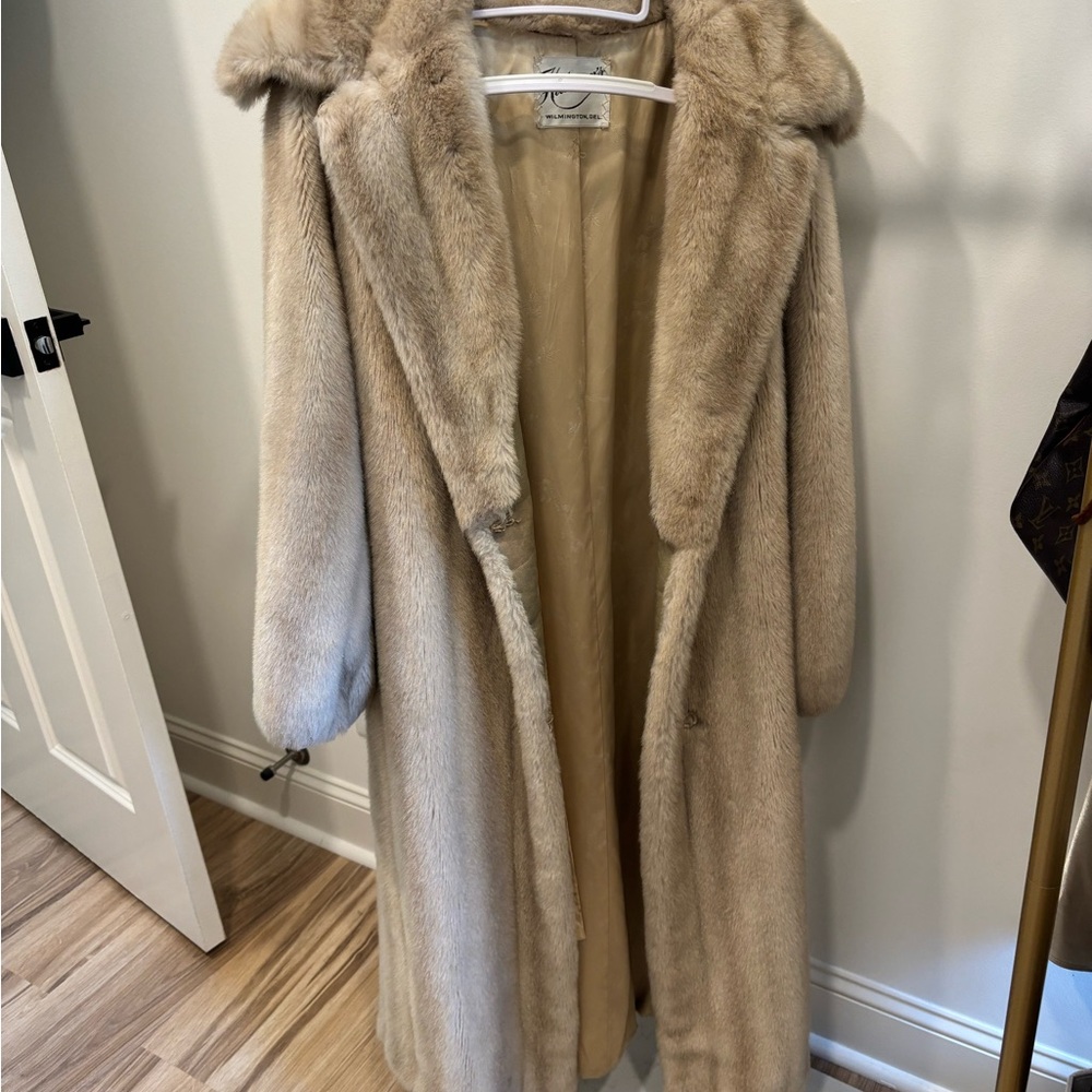 Vintage HICKMANS Fur Elegant Cream Fur Coat